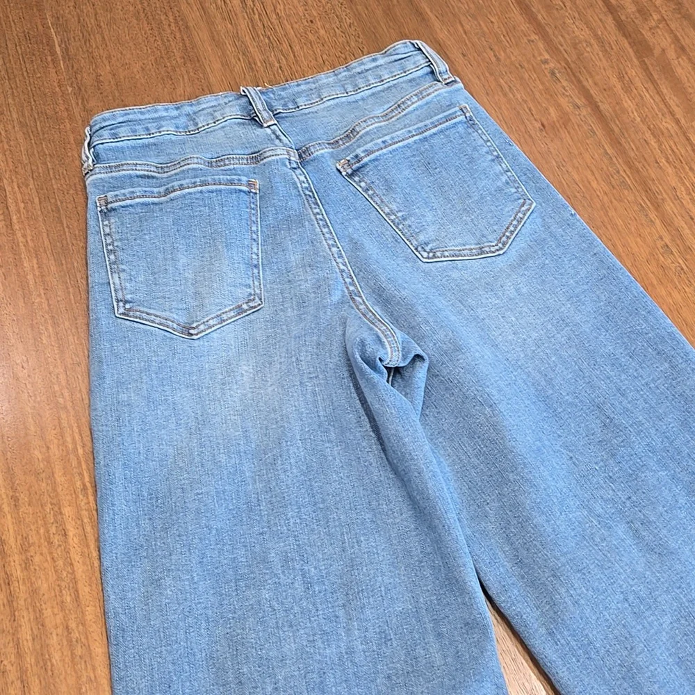 Oat New York Wide Leg Crop Jean - Picture 10 of 13